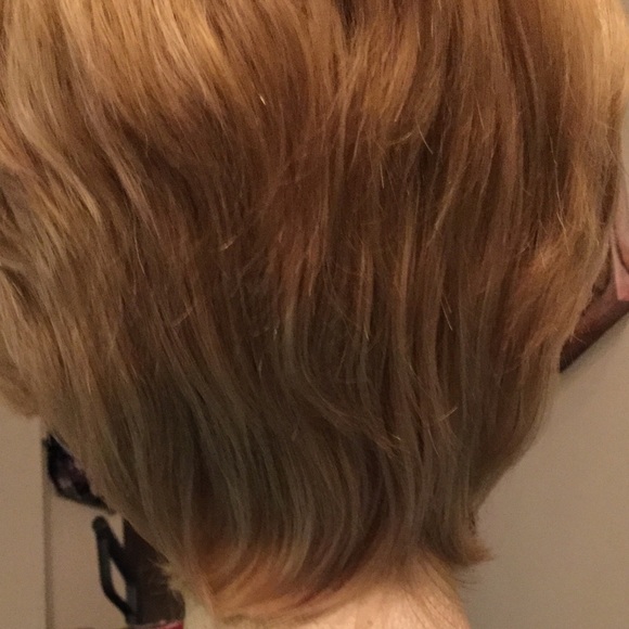 Wig - Picture 3 of 4